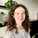 headshot of Eszter Farkas