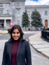 Elizabeth Rampersad Headshot