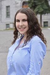 Madelyn Isobel Evans Headshot