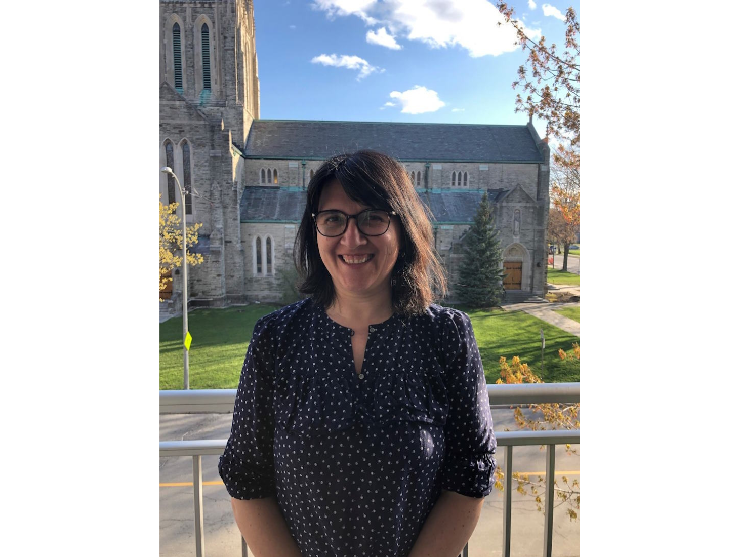 Maria Poppova's headshot