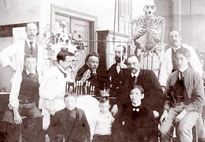 Ruttan and his colleagues in the research lab, circa 1890.