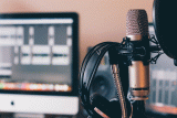 Computer with microphone