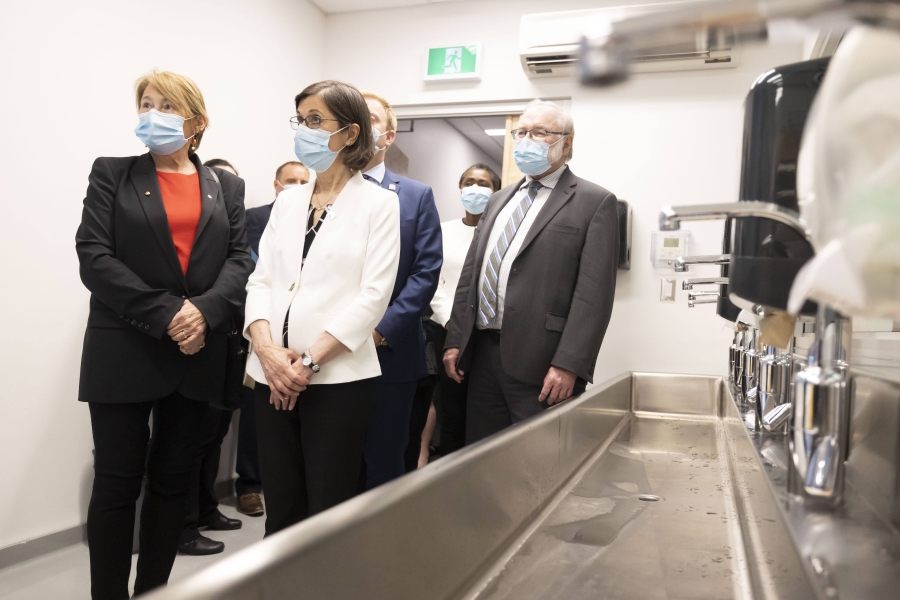 Visite du centre de simulation par les dirigeants