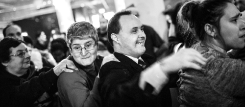 People dancing at a social event for Compagnons de Montréal 