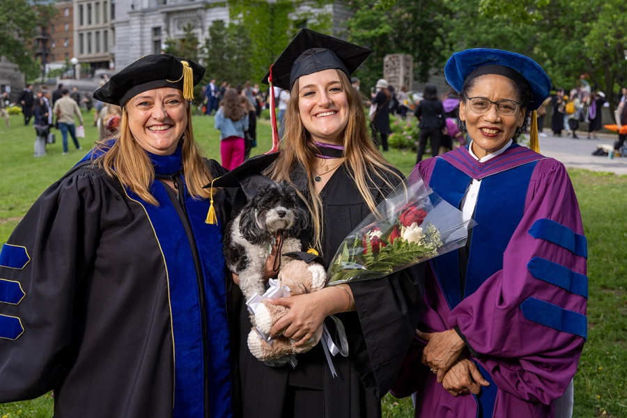 Dr. Isabelle Bajeux, Dean 2015-2020, Judith Besnainou, BCom’22, with Coco, and Dean Yolande Chan 
