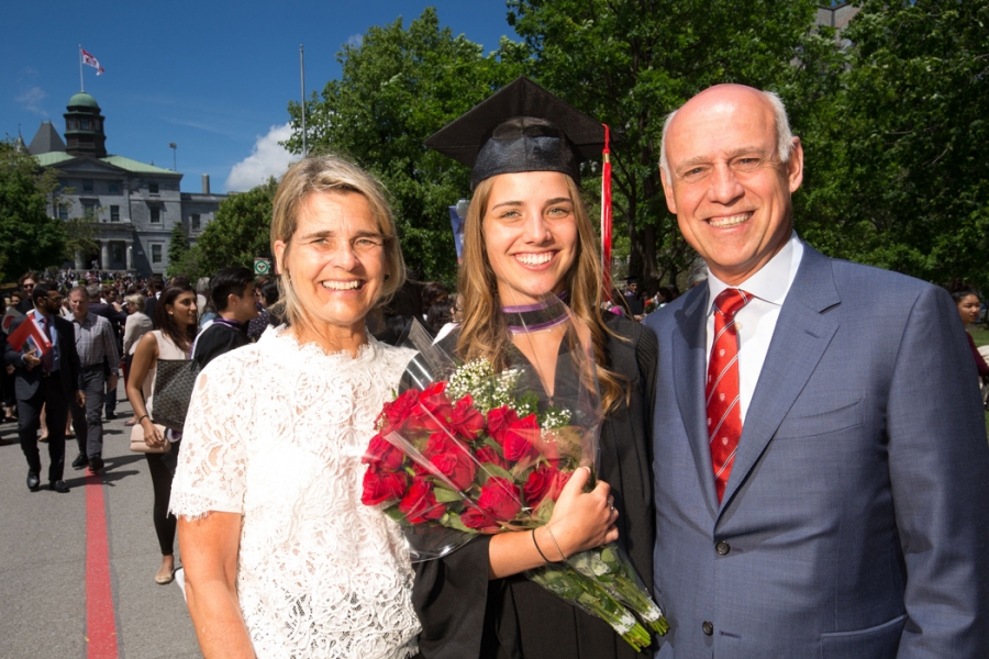 Graduate Erika Hantho, BCom’17 with parents Monica Hantho, BEd’81 and Mark Hantho, BCom’81