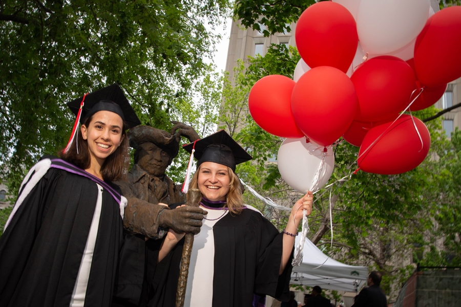 Valeria Bouchoueva, BCom 2019, and Erin Janna, BCom 2019