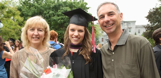 Erica Coulombe (BCom&#039;13) (middle) and family (Photo: Owen Egan)