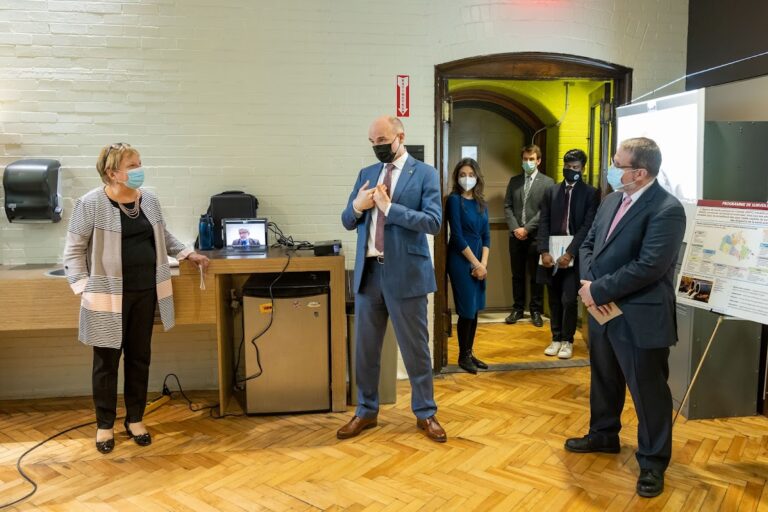 Federal Health Minister, Jean-Yves Duclos speaking in front of a group of people