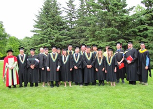 Graduating FMT students and staff at the convocation (A.Lemire)