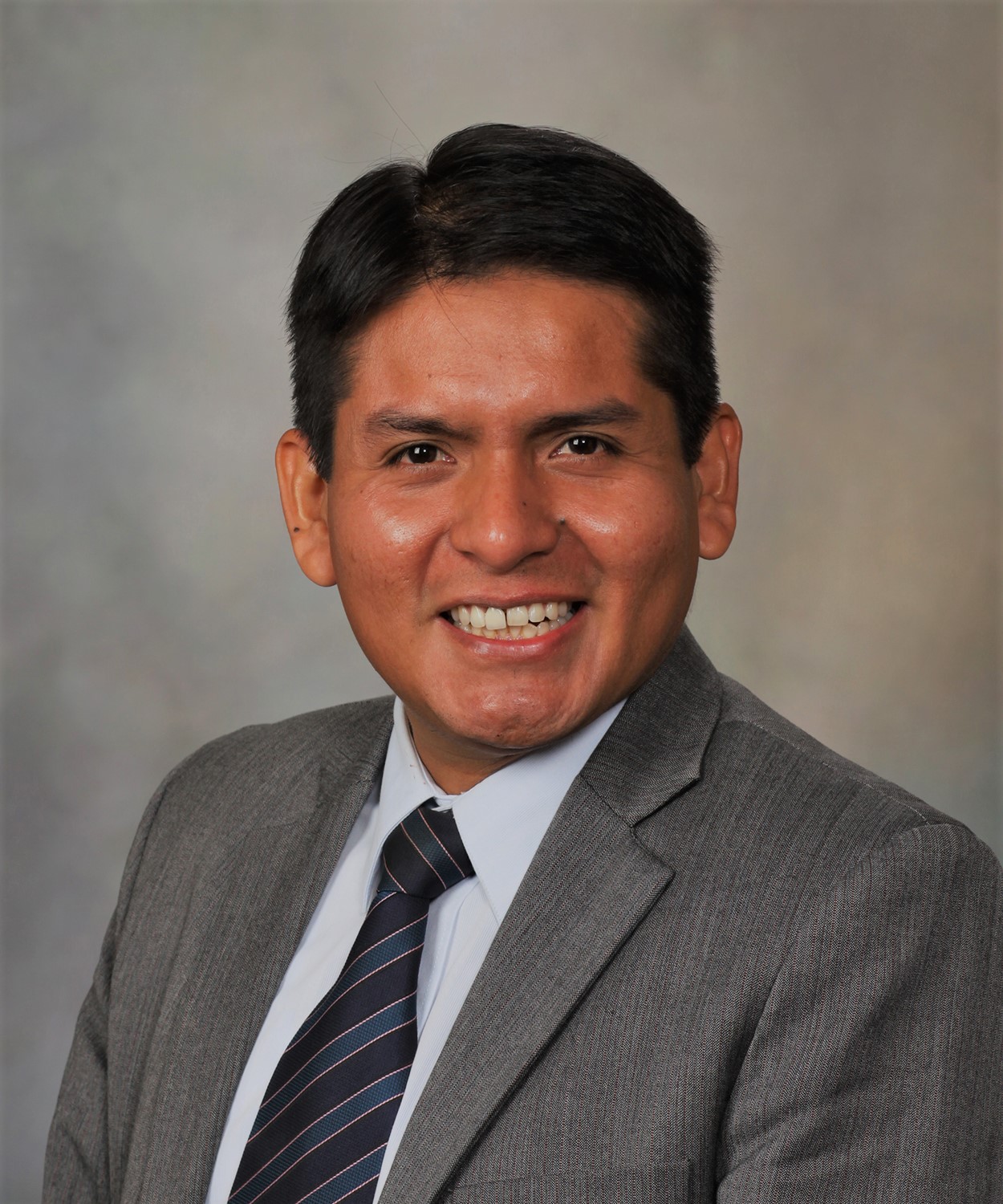 portrait of 2023 Graduate Global Health Scholar Ruben Valle