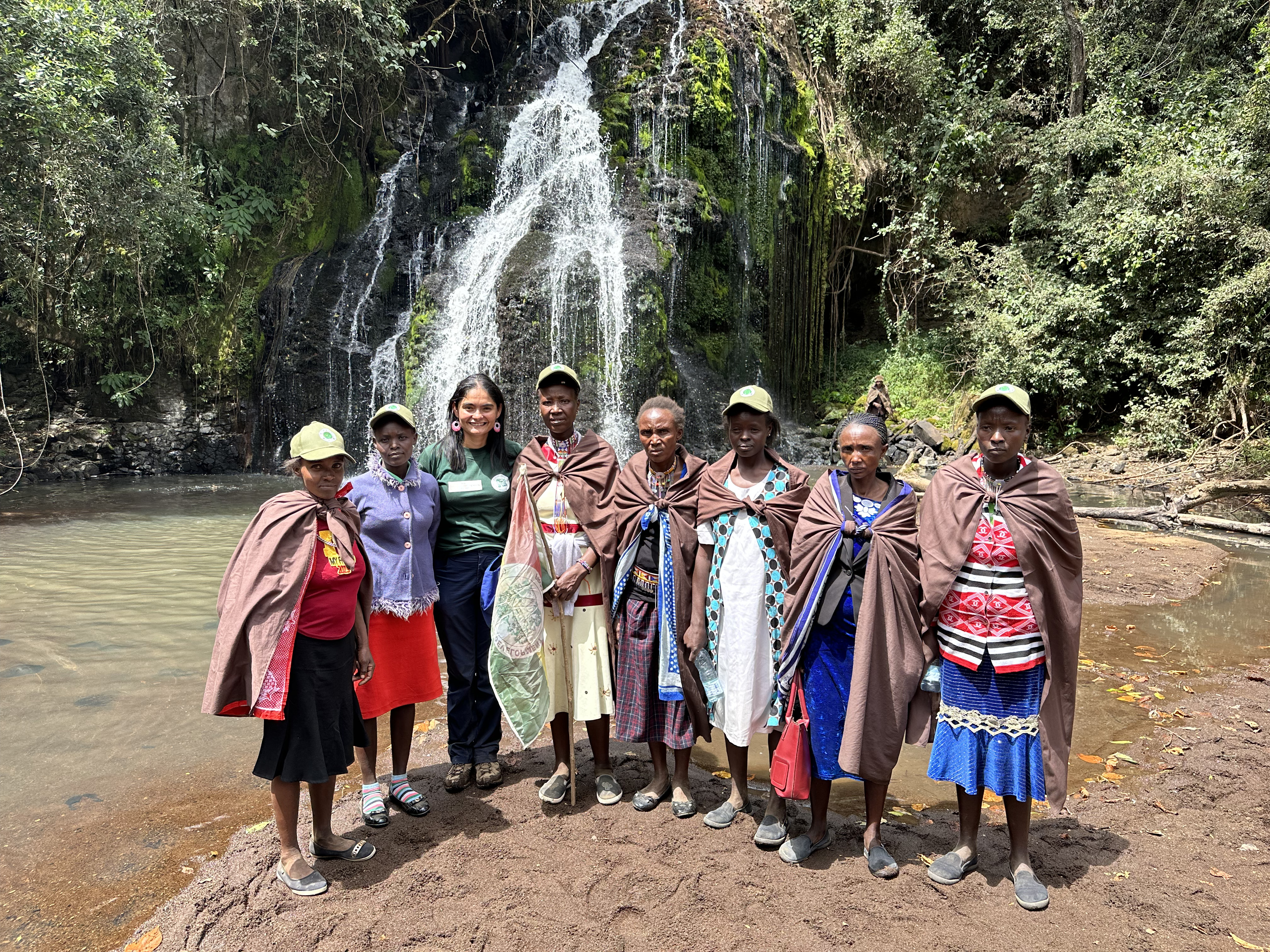 Group photo of student with the Ogiek people from Mau Forest and Mt Elgon - Kenya 
