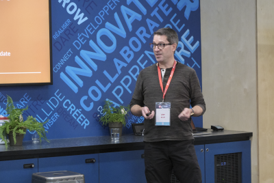 Jeffrey Blum giving a presentation 