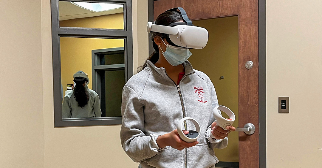 McGill nursing student Laura Carolina Orjuela Hoyos using a VR headset