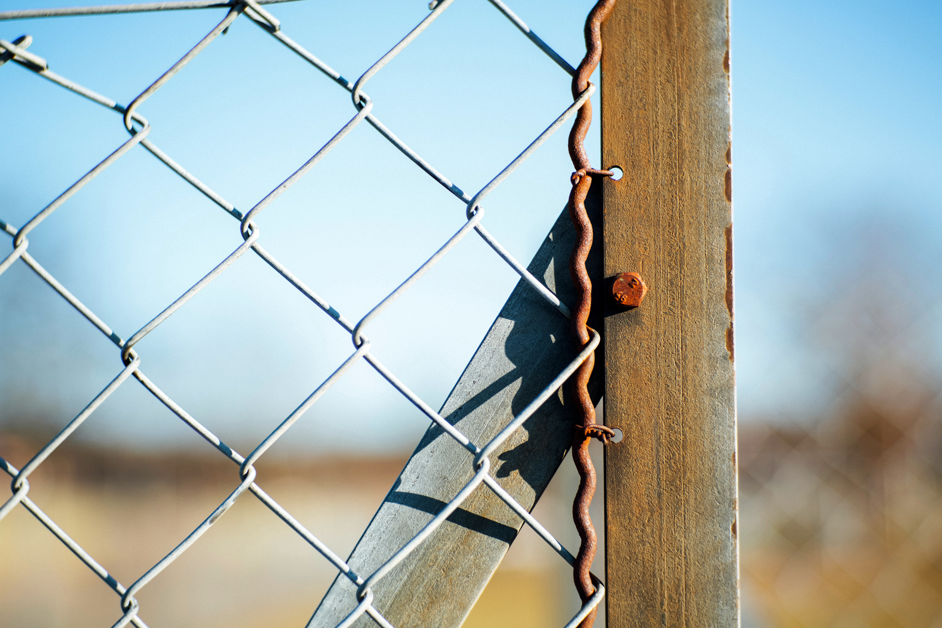 Chain link fencing. Photo by Markus Spiske, Unsplash.com