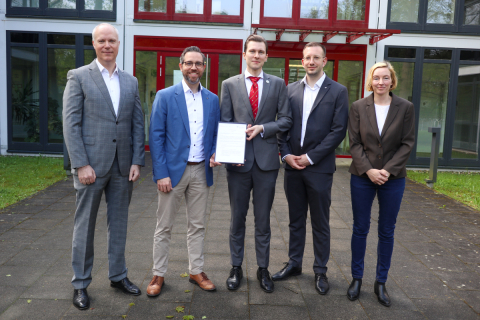 Pictured from left to right: Tim Alers (DLR Programme Directorates for Aviation), Dr. Florian Linke (Acting Director, DLR Institute of Air Transport), Stefan-Michael Wedenig (Executive Director, McGill-IASL), Lukas Asmer and Alexandra Leipold (DLR Institute of Air Transport)