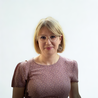 Headshot of Camille Pelletier-Vernooy