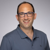 Dr Robert Sternszus headshot