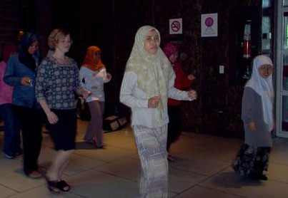 Jennifer Proudfoot,  Salamah Agung, Nina Hamidah dancing