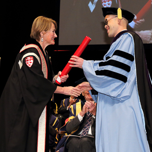 Hoi Kong receives Principal’s Prize for Excellence in Teaching at Fall Convocation.