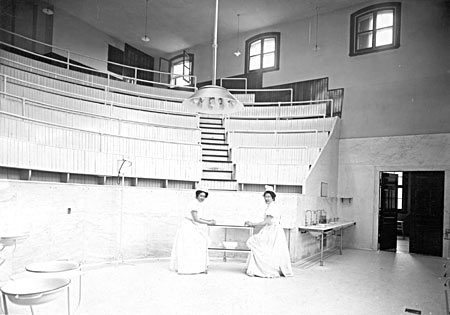 Two nurses in a hospital operating theatre. (photo ca. 1910). MUA PR026166.