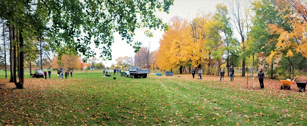 FMT students begin the planting of 200 trees on the Macdonald Campus to celebrate McGill's bicentennary