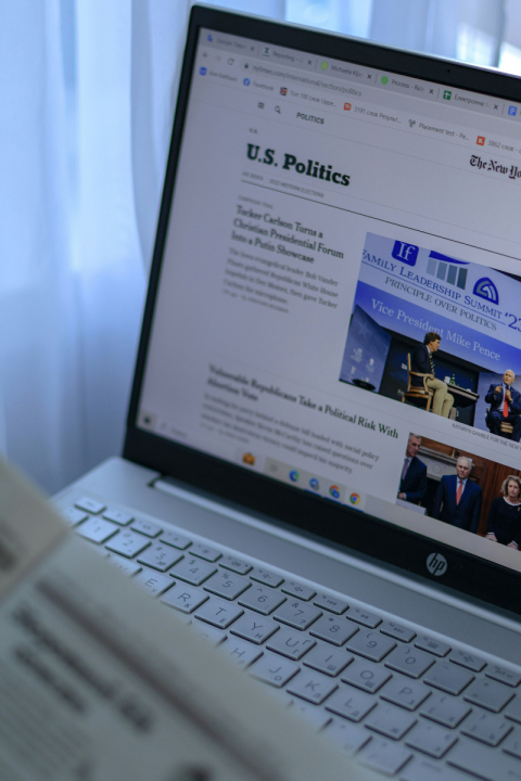 photo of a desktop with US elections title page