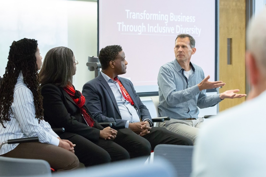 Professor Patricia Hewlin, Joy Bennett (MBA’06), Phil Jenkins (BEng’87, MBA’95), and Tim Thompson (MBA’90) participate on the Transforming Business Through Inclusive Diversity panel.