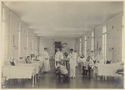 Royal Victoria Hospital around 1910 - McGill Archives
