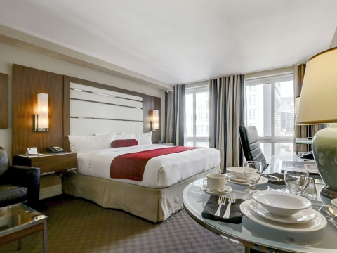 Hotel Room at Le Cantlie