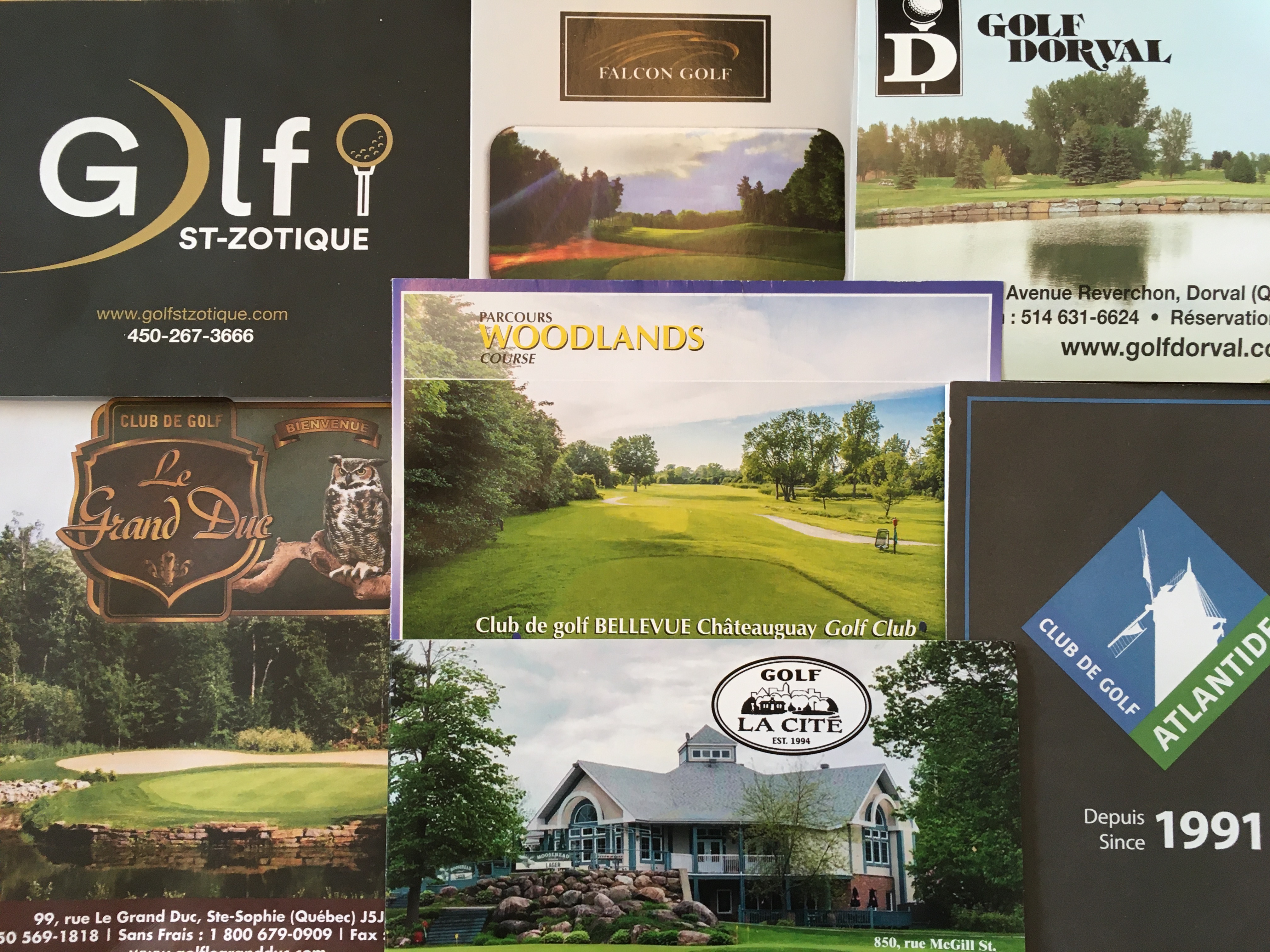 Collage de cartes postales de terrains de golf