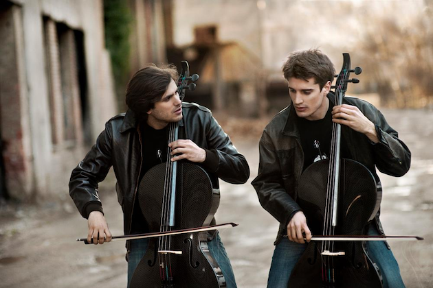 2Cellos group performing in the street