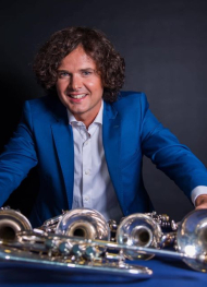 Fabio Brum with trumpets