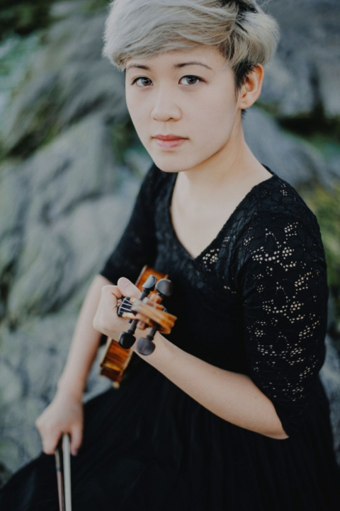 Headshot of violinist Teresa Wang