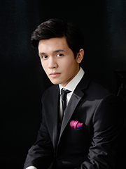 Gregory Vandikas headshot_