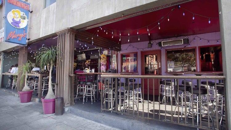 Figure1a Restaurant Facade with terrasse