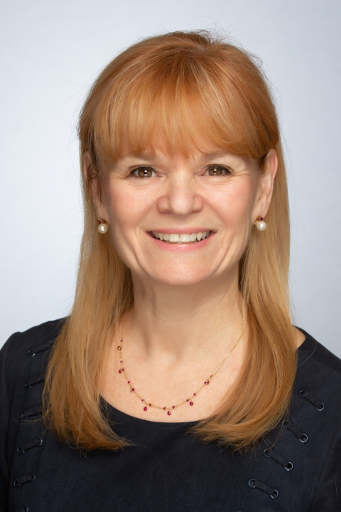 portrait photo of Laurie Snider 
