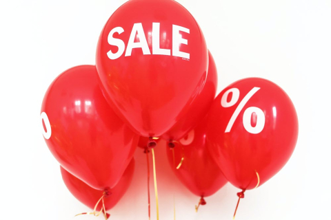red sale balloon 